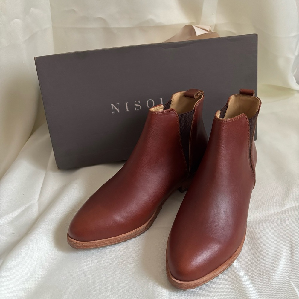 Nisolo Women’s Everyday Chelsea Boots